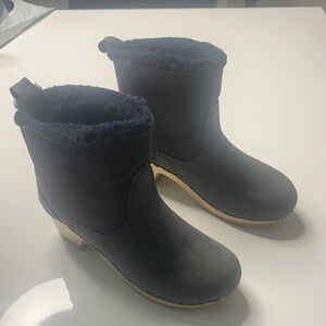 Women's navy clog shearling boot